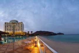Spojené arabské emiráty Fujairah Oceanic Khorfakkan Resort & Spa 8 denní pobyt Snídaně Letecky Letiště: Praha březen 2024 (15/03/24-22/03/24)