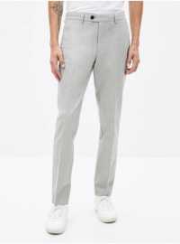 Světle šedé kalhoty Celio Rosi.
Model: RosiBarva: světle šedáDélka: regularZapínání: knoflík, zipMateriál: 99 % bavlna, 1 % elastan